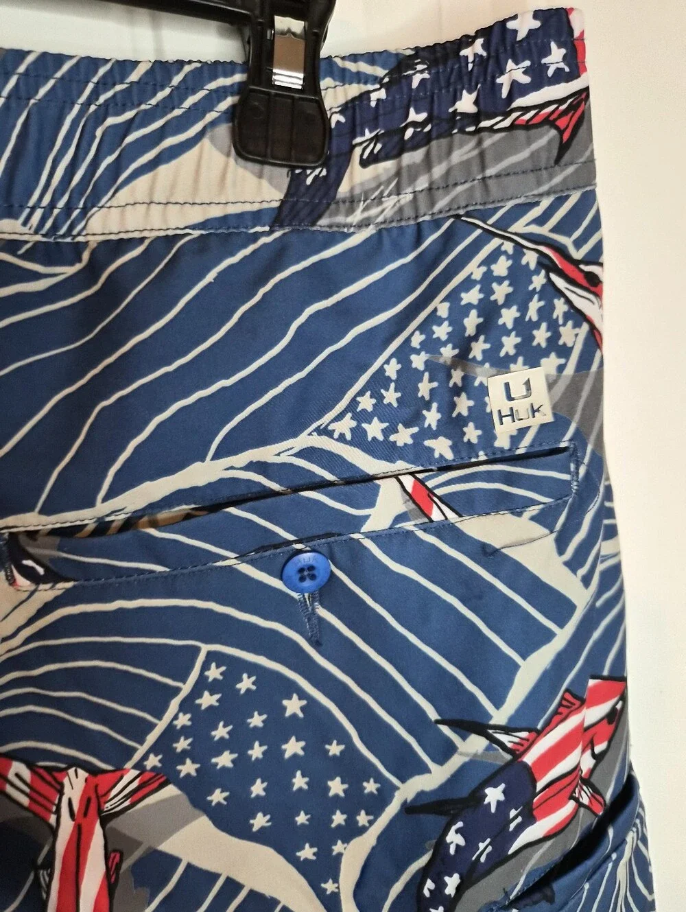 XL Huk Men's Flag Fish Linerless Shorts USA Playa Beach Pool Vacation Fish Activ